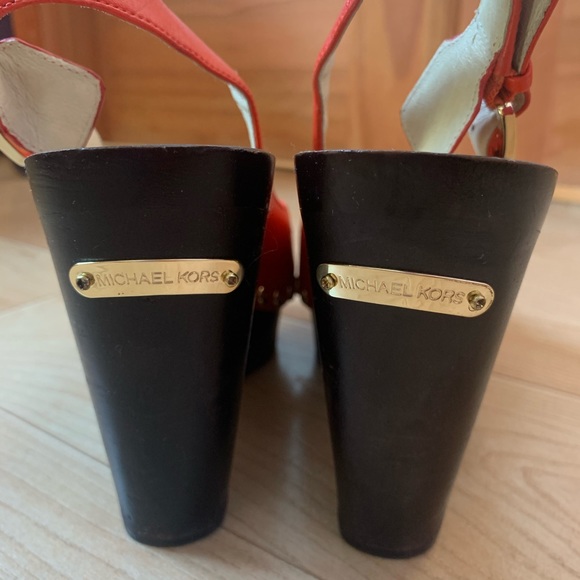 MICHAEL Kors Charm Res Sling Platform Pumps - Picture 7 of 8